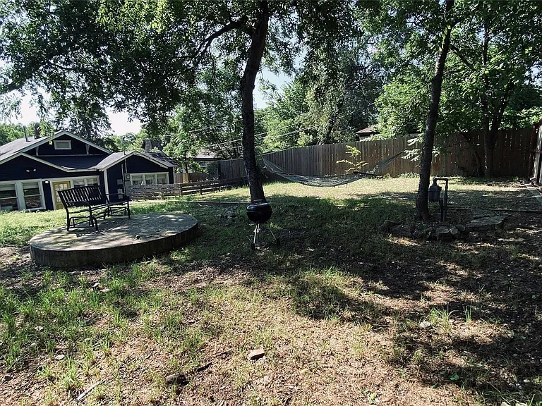 1715 Ramsey Ave — Photo 16