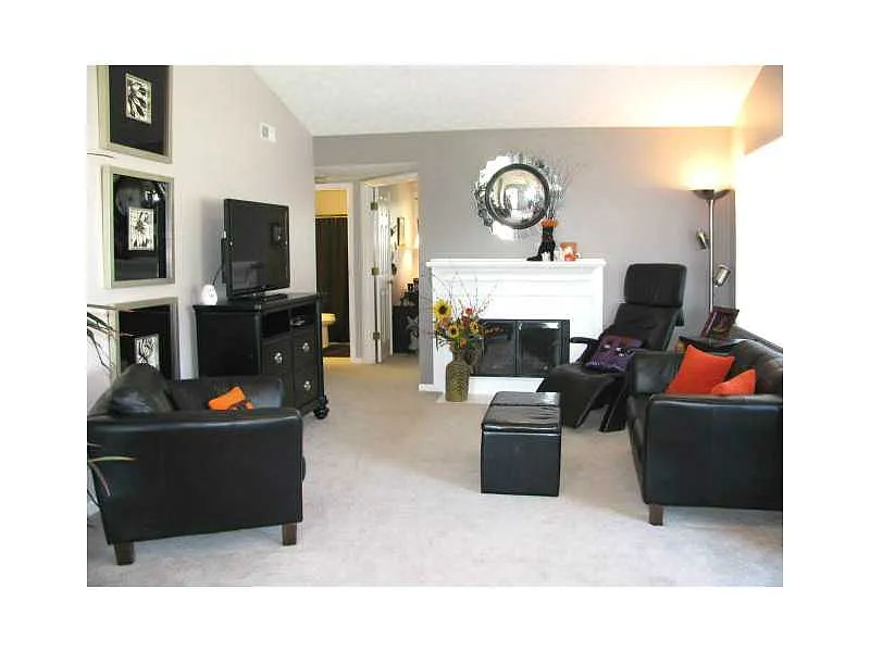 8122 Crook Dr N photo 1