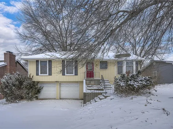 8220 Splitlog Ave, Kansas City, KS 66112