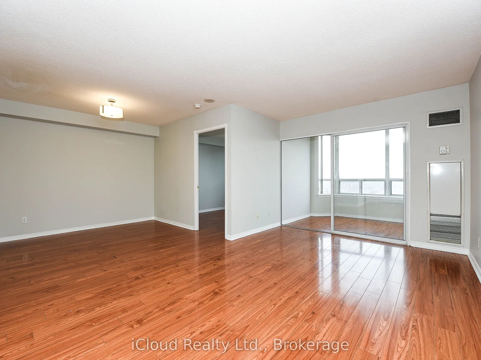 2 bed, $2,400 — Photo 4