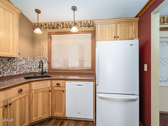 5th image of 815 40th Ave S #137F