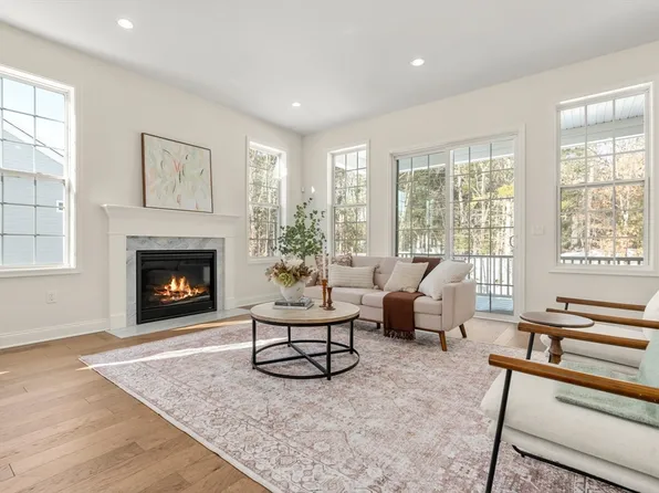 3 Jameson Dr #3, Millis, MA 02054