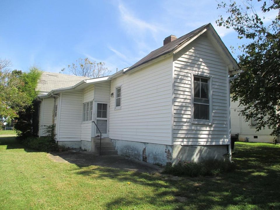 2nd image of 801 Maple Ave