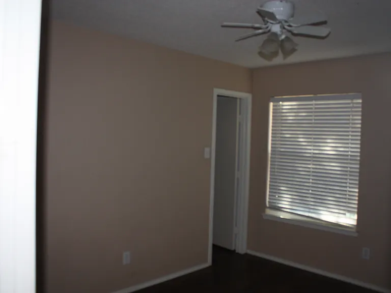404 Pineview Ln — Photo 4