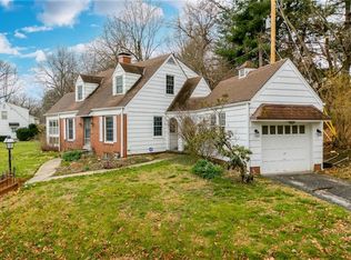 2530 E Circle Dr, Saint Joseph, MO 64505