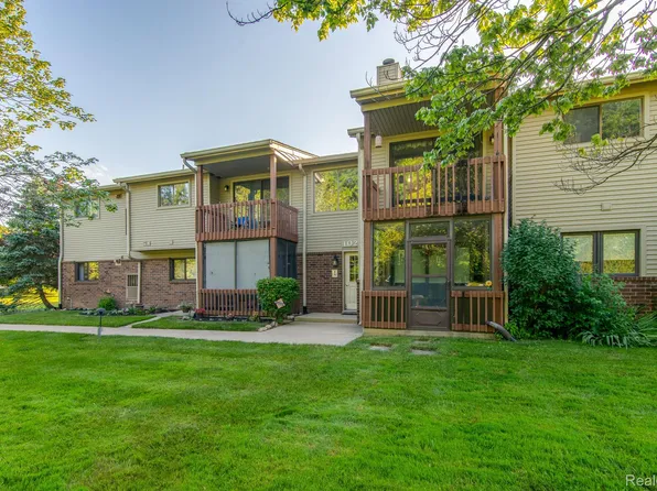 10241 Nancys Blvd APT 54, Grosse Ile, MI 48138