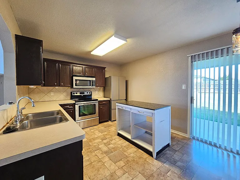 4207 Indigo Dr — Photo 9