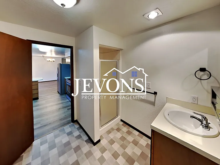 1202 S 39th Ave — Photo 17