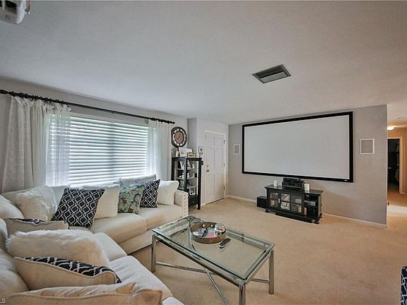 3rd image of 532 Sanford Dr