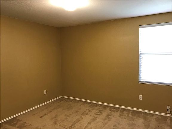 5th image of 12884 Pearson Dr