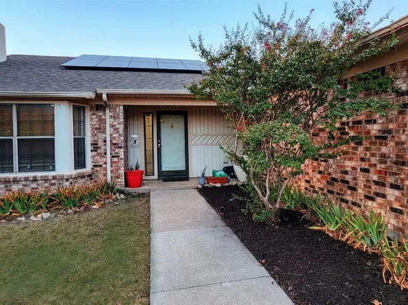 5800 Fair Wind St, Fort Worth, TX 76135