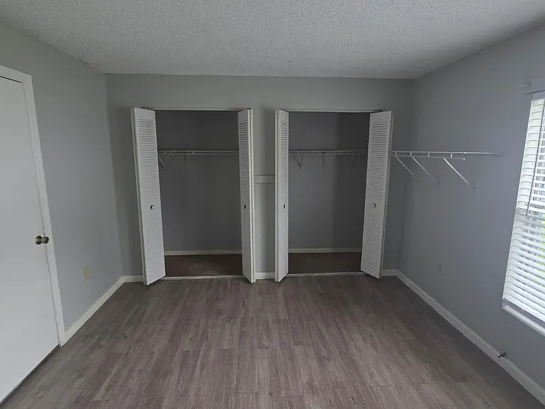 1802 Barton Dr — Photo 5