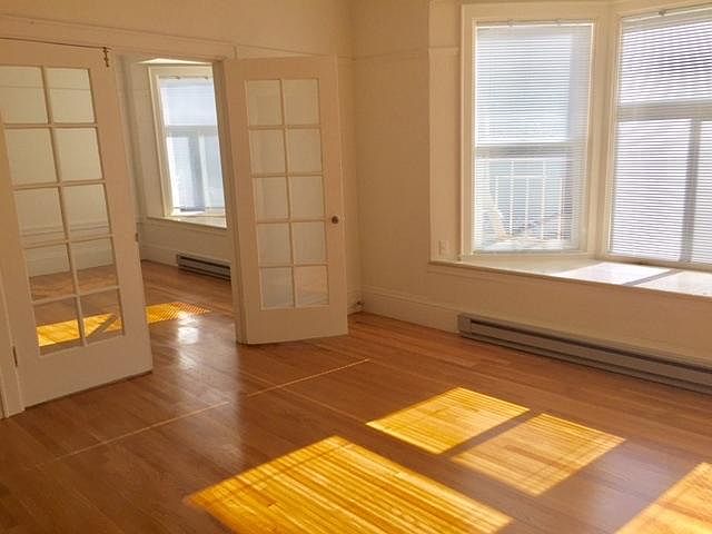 2nd image of 930 Bay St APT 1