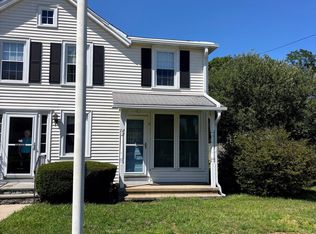 7 Main St, Essex, CT 06426
