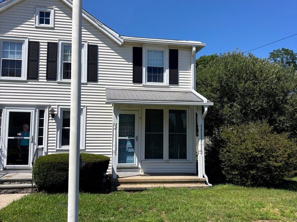 7 Main St