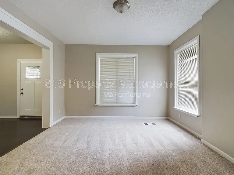 5218 Highland Ave — Photo 3