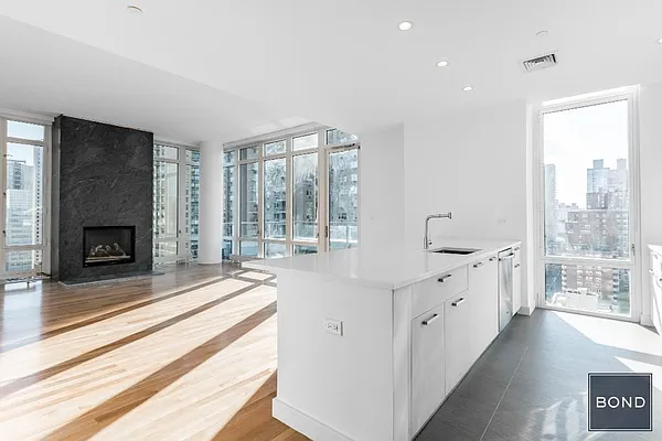 Rented by Bond New York | media 55