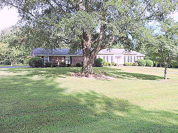 3rd image of 317 Laurel Woods Dr