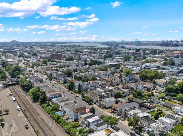 526 Avenue East image 15 of 18