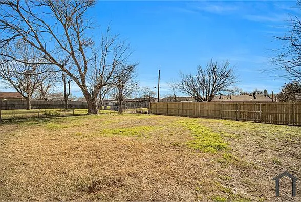 3450 Silverhill Dr — Photo 12