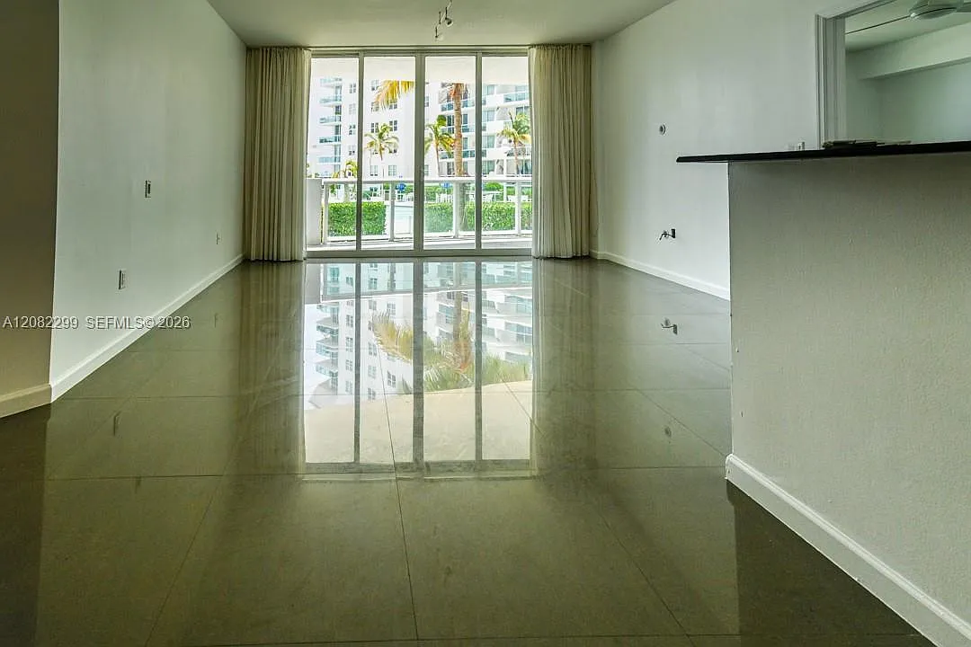 360 Condo A — Photo 2