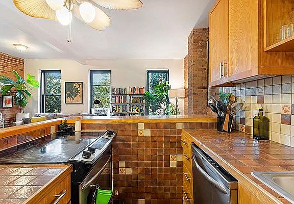 3rd image of 126 Joralemon St #2
