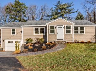 9 Thurston Point Rd, Gloucester, MA 01930