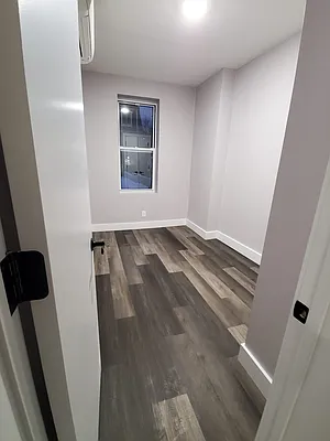 Rented by Aron Fried, LREB | media 26