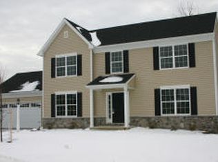 807 Ella Dr, Mount Joy, PA 17552