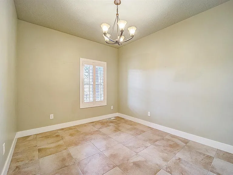 350 S Millers Mile Rd — Photo 29