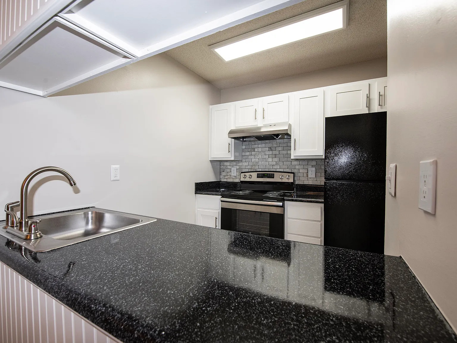 Park Hills Apartments — Photo 4