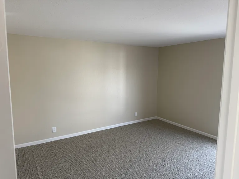 150 Santa Inez Ave #1 — Photo 8