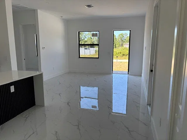 3 bed, 1253 sqft, $1,750 — Photo 2