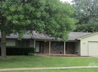 27 Green Mountain Dr, Iowa City, IA 52245