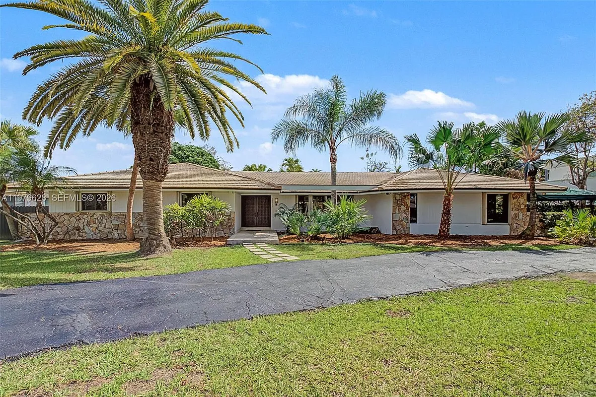 Building Photo - 13621 SW 103rd Ave