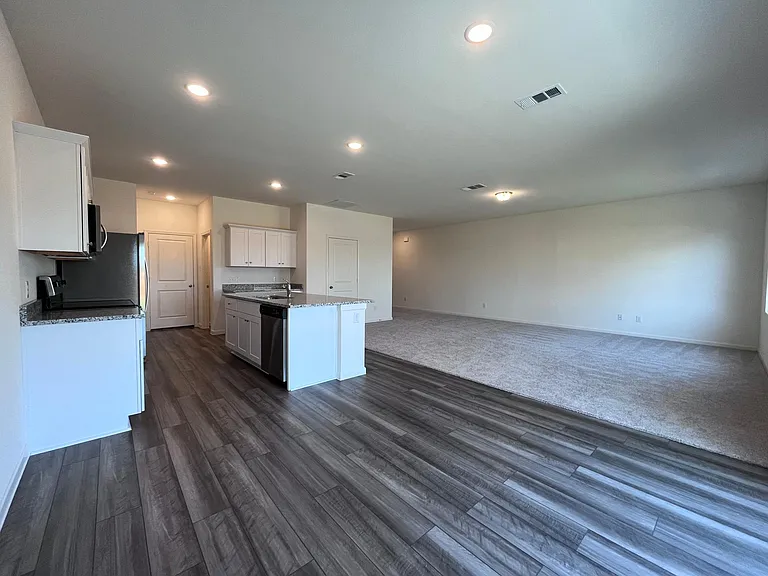 602 Colgate Cir — Photo 6