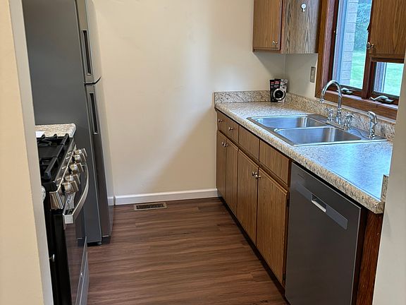 Kitchen - New Refrigerator, Gas Stove, DIshwasher