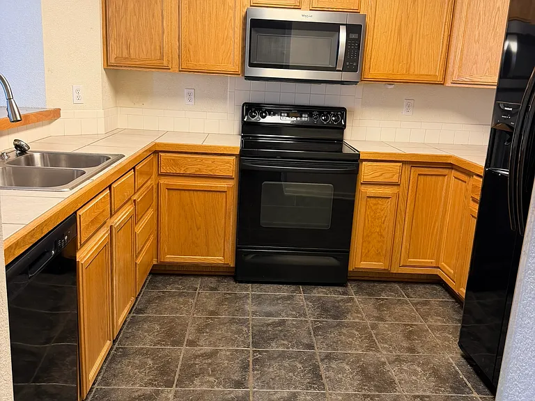 101-2070 Manitou Ct — Photo 7