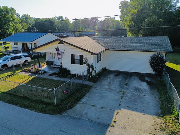 3rd image of 173 Garrison Ln