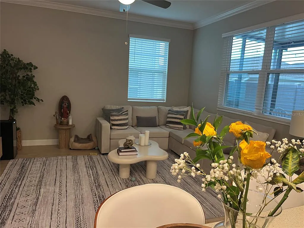 3 bed, 3.0 bath, 1717 sqft, $3,000 — Photo 3