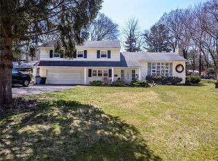6 Melody Ln, Huntington, NY 11743