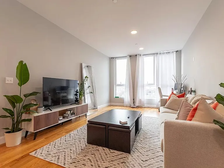 10 Taber St #302 — Photo 2