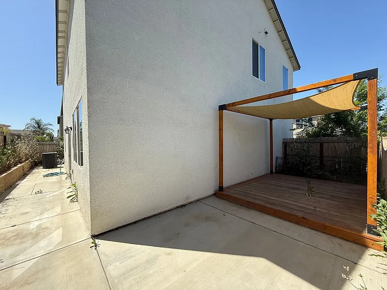 2038 S Palm St — Photo 27
