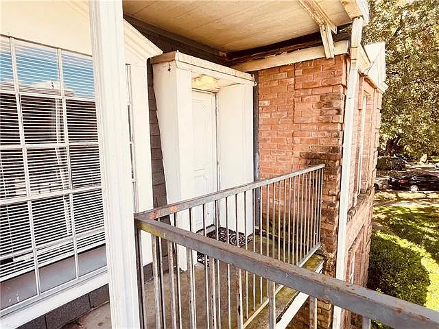 1 bed, 1.0 bath, 576 sqft, $895 — Photo 2