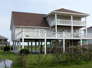 3320 Pirates Cv, Crystal Beach, TX 77650