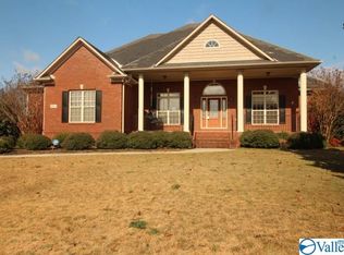 25821 Cobblestone Ln, Athens, AL 35613