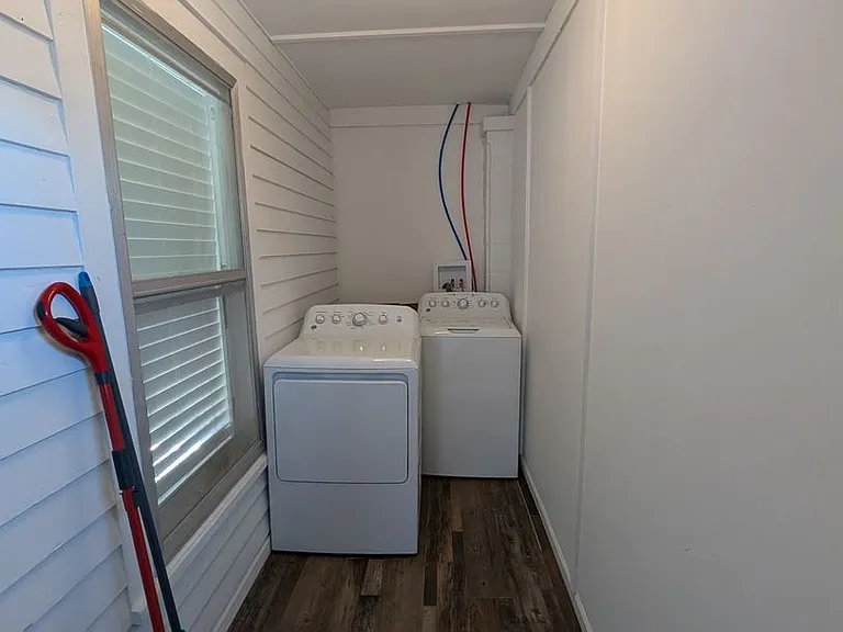 709 Pendleton Ave — Photo 10