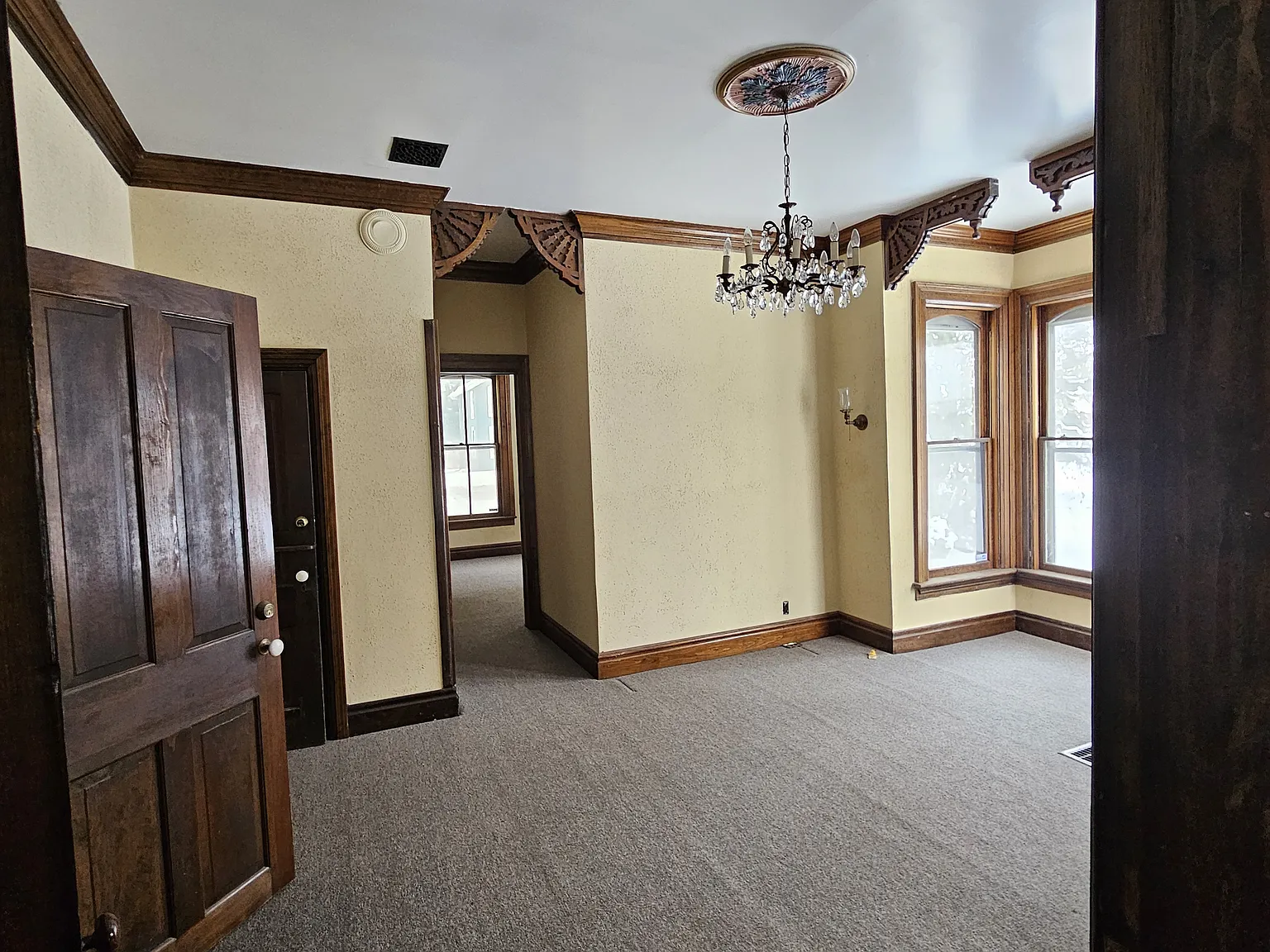 4 bed, 3.5 bath, 3633 sqft, $1,850 — Photo 3