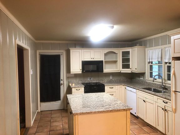 Kitchen Pic #2