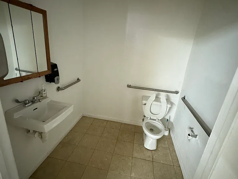 905 Elizabeth Ave — Photo 7